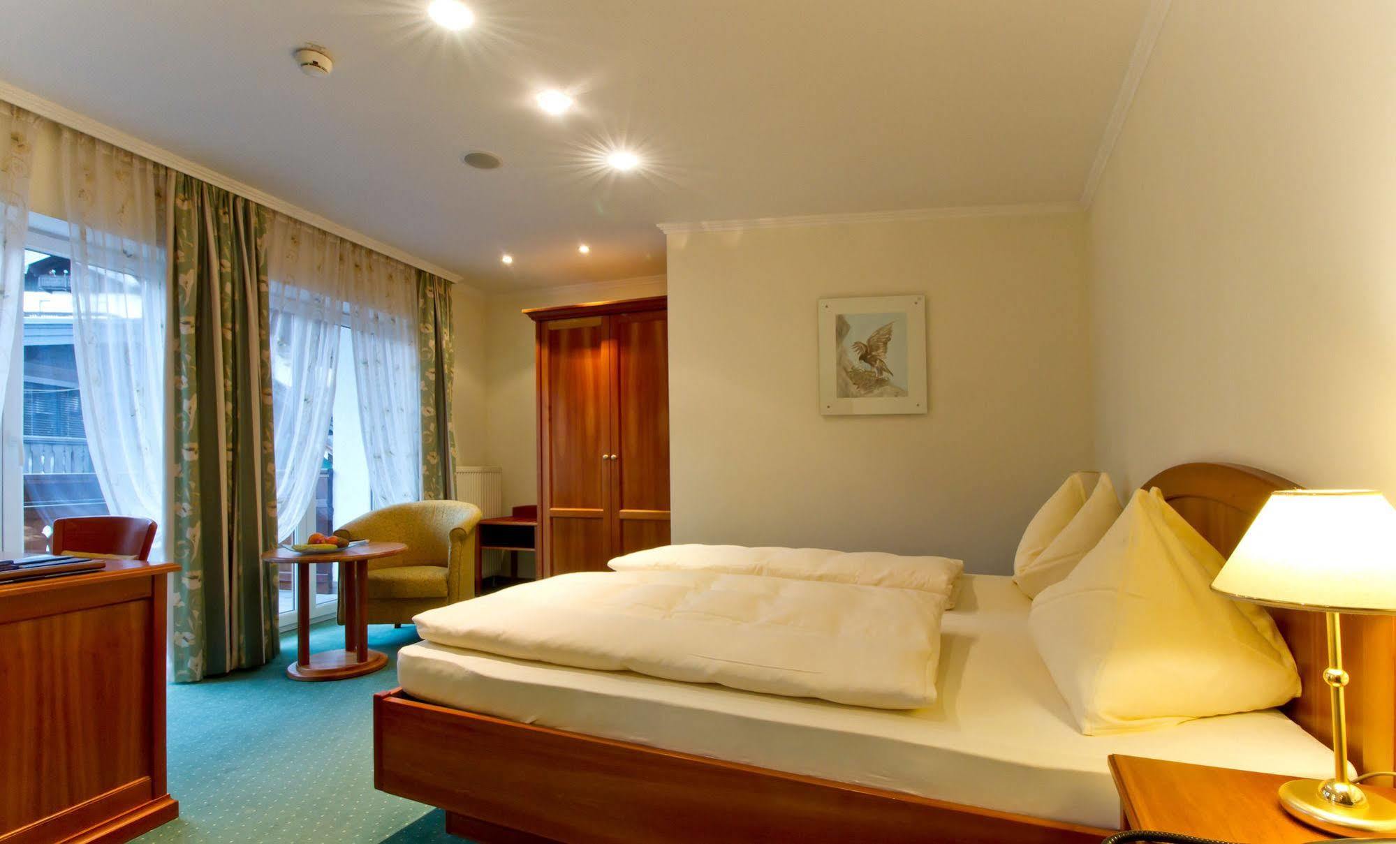 Hotel Weisser Hirsch Sankt Wolfgang im Salzkammergut Экстерьер фото
